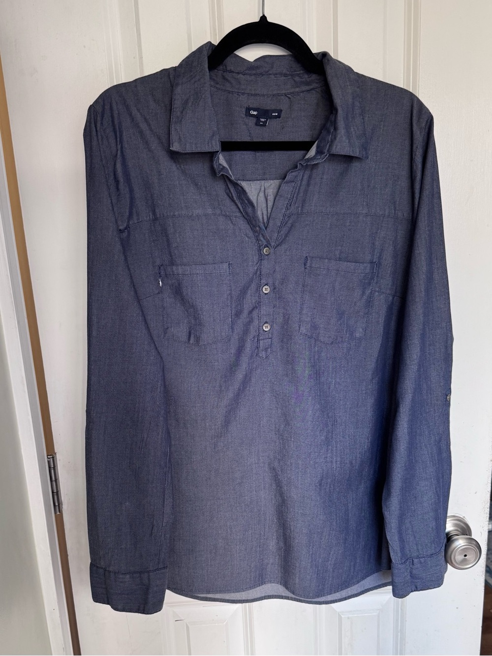 Gap Women’s Long-Sleeve Chambray Popover Shirt - Dark Blue